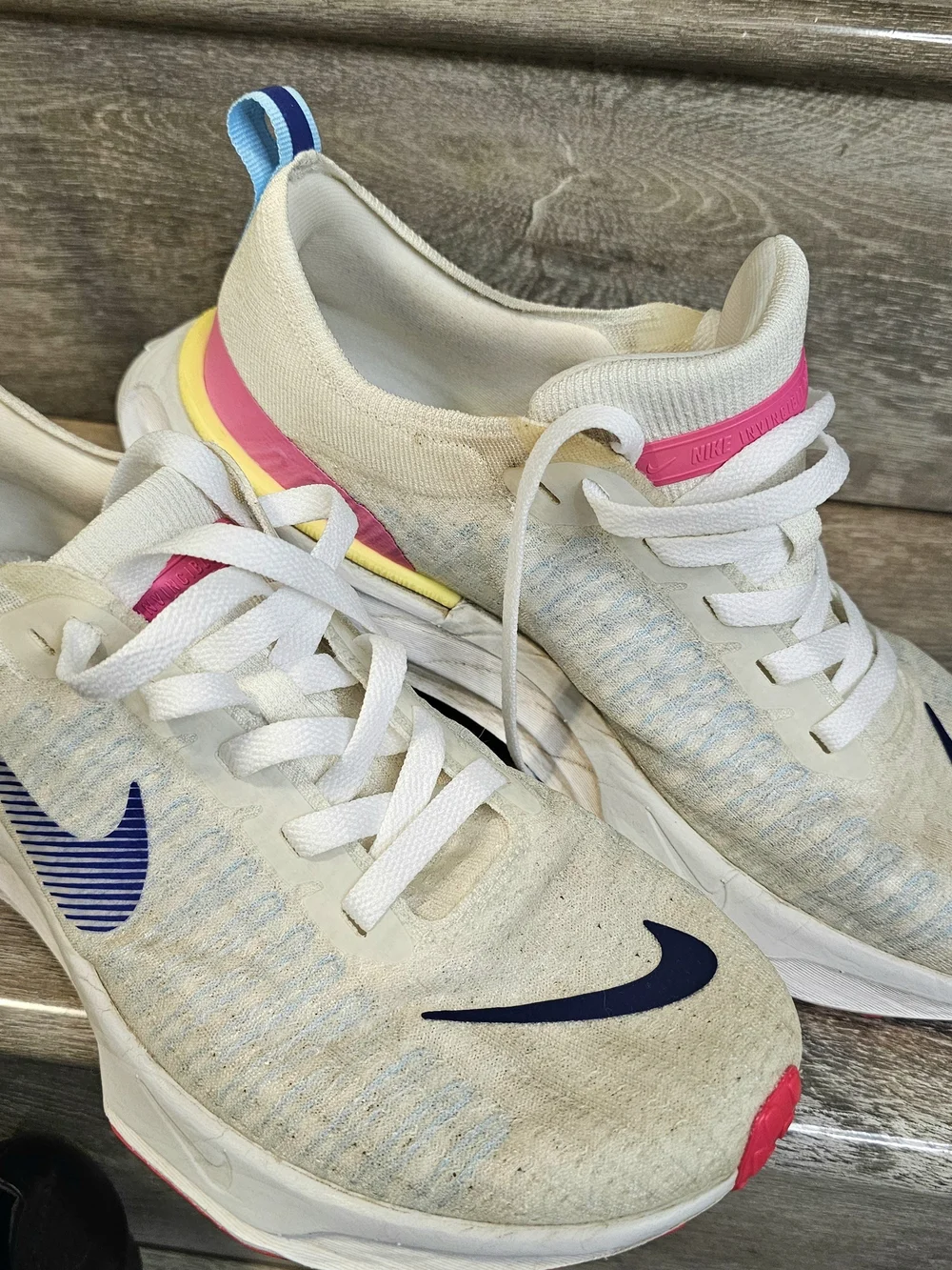 Nike ZoomX Men’s Running Shoes Invincible 10.5 White Pink Blue Athletic Shoes